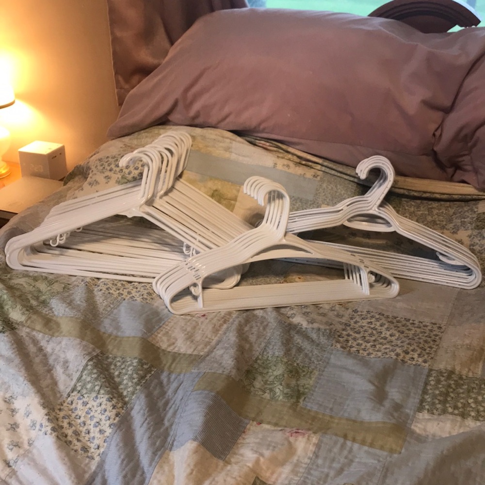 Plastic Clothing Hangers